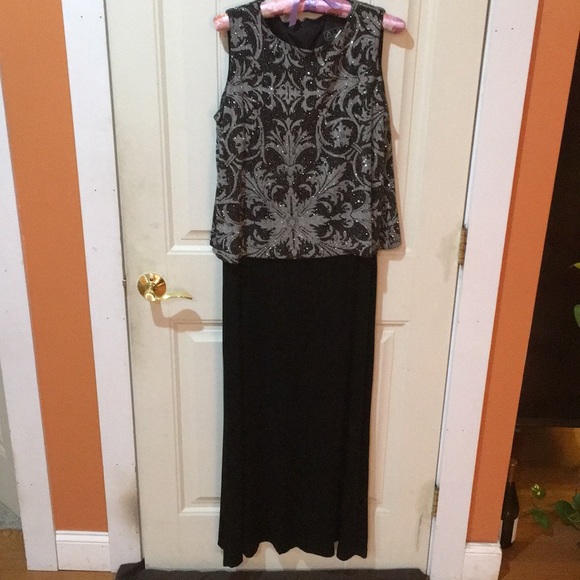 Alex Evenings Dresses & Skirts - Long Dress for the Holidays